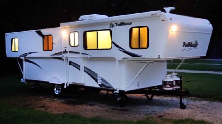 TrailManor Camper: Expanding Travel Trailer