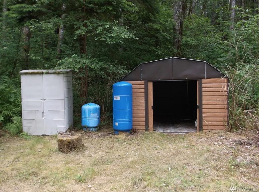Two off-grid tiny cabins on one property in Tahuya via Zillow 009