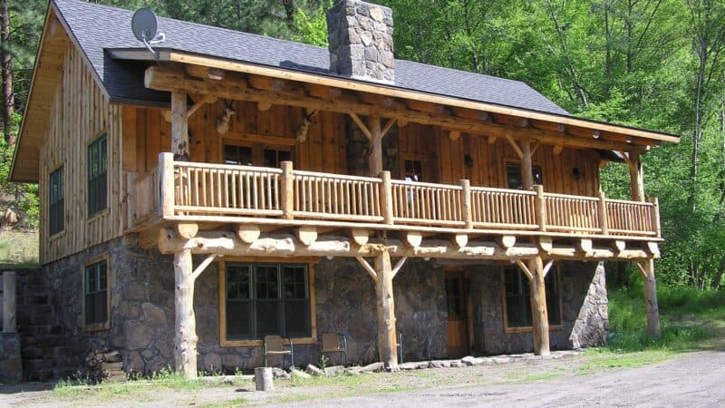 Tygh-Valley-Log-Cabin-Exterior