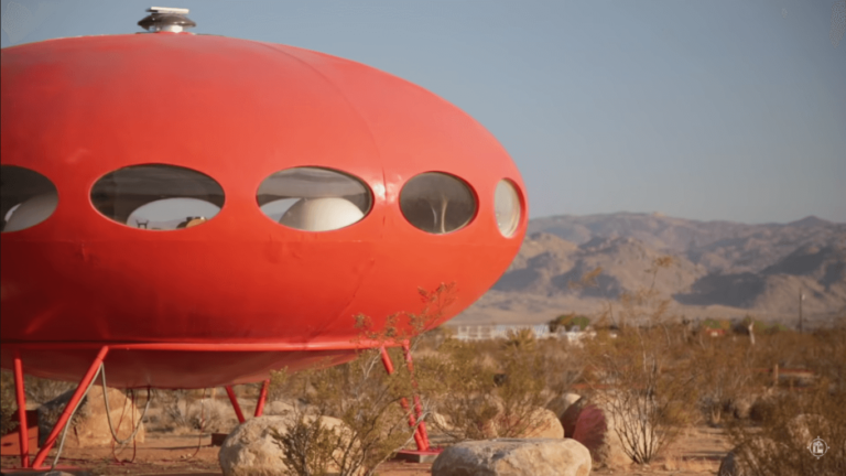 UFO Tiny House in Joshua Tree: Area 55