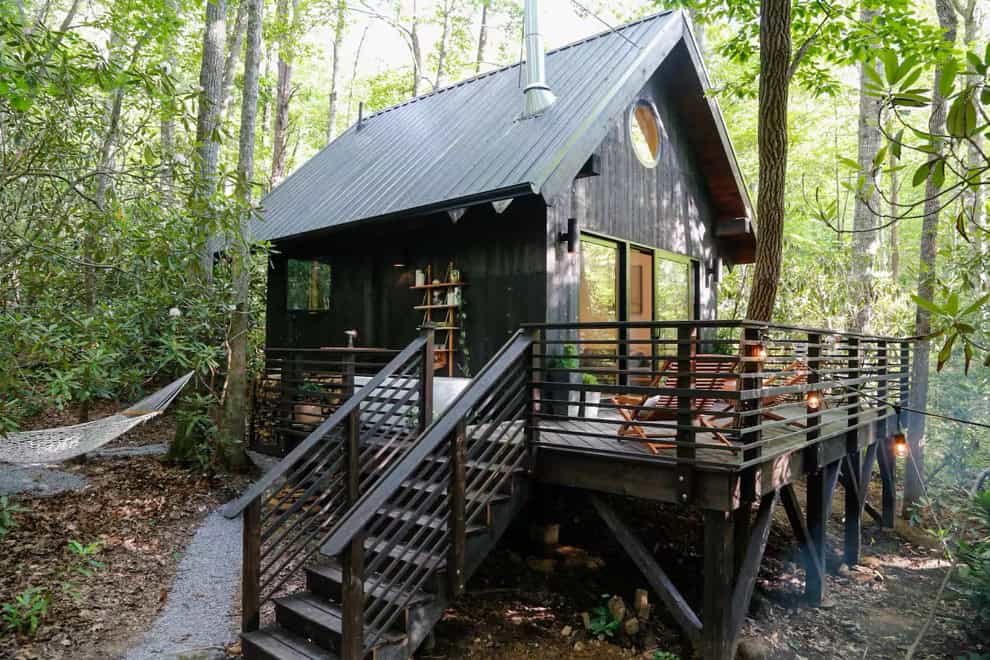 Woodland Tiny House in Swannanoa for Small Living