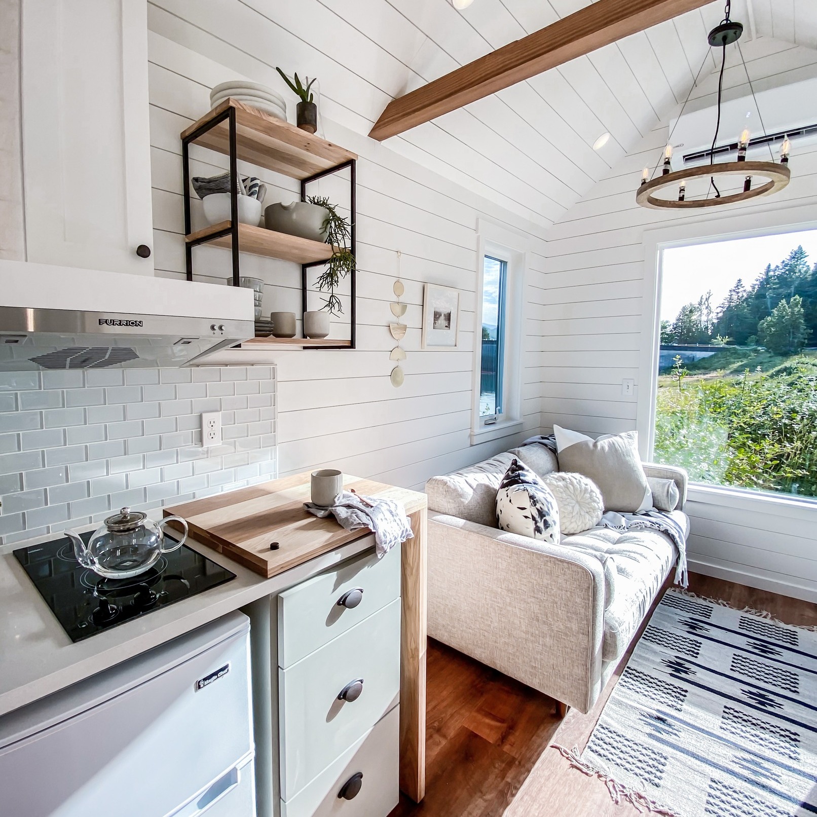 “Verve Meets Villa” Gorgeous Truform Tiny Mash-Up