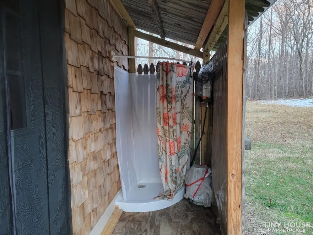 Vintage, Chic, 20-ft. Tiny House with Outdoor Shower