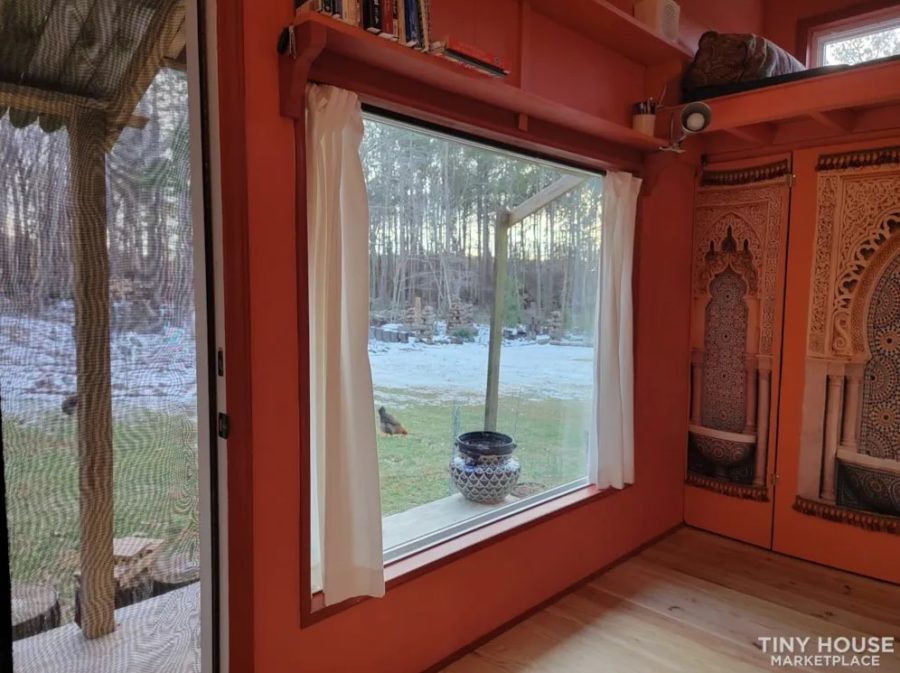 Vintage Chic 20ft Tiny House with Outdoor Shower 006