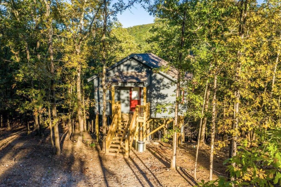 Whispering Pines Log Cabin on Stilts Airbnb Hot Springs Arkansas 0017