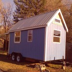 Woman-Builds-Her-Own-Tiny-House-Wheels-013