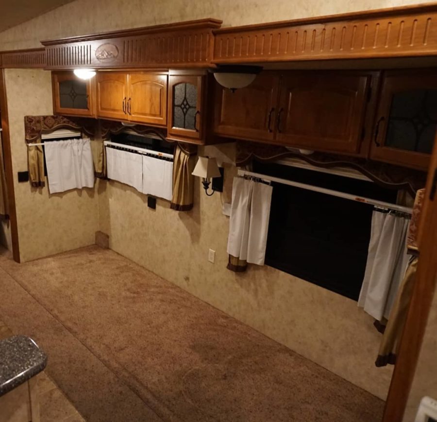 Woman Goes from Nearly-Homeless to Flipping RVs with Her Mom For A Living! 14