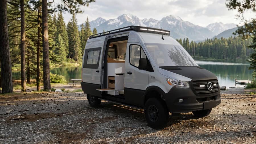 Yama-Vans-Luna-Exterior