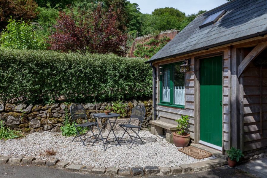 Yorkshire Shed-Turned-Cottage with Heated Floors 002