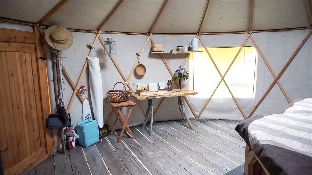 Couple Building Modern Yurt as Super Portable Tiny Home - VIDEO