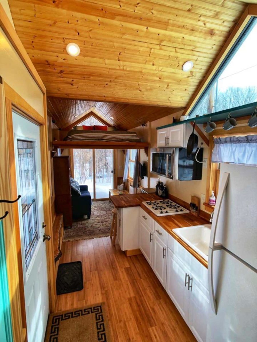 Vermont Tiny House Vacation with Green Mountain Views 6