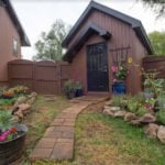 backyard-cottage-001