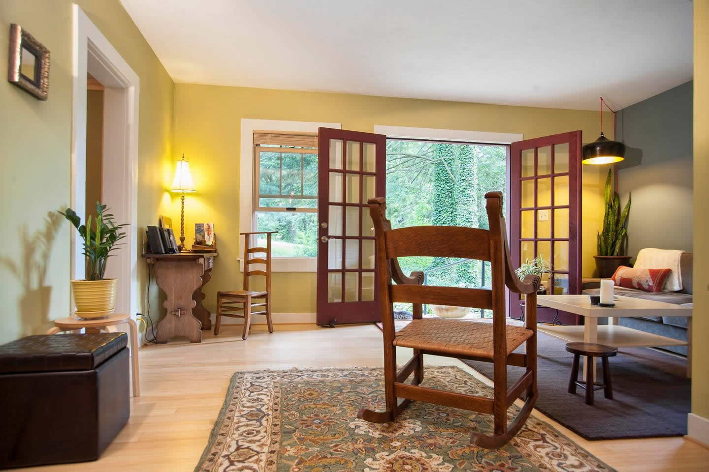 beautiful-cottage-on-farm-asheville-003
