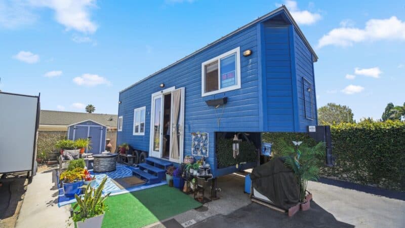 blue-gooseneck-tiny-house-oxnard-exterior