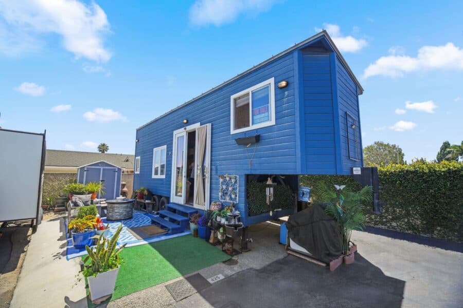 blue-gooseneck-tiny-house-oxnard-exterior