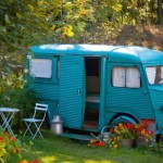 bread-van-converted-into-guest-bedroom-micro-cabin-in-norway-001