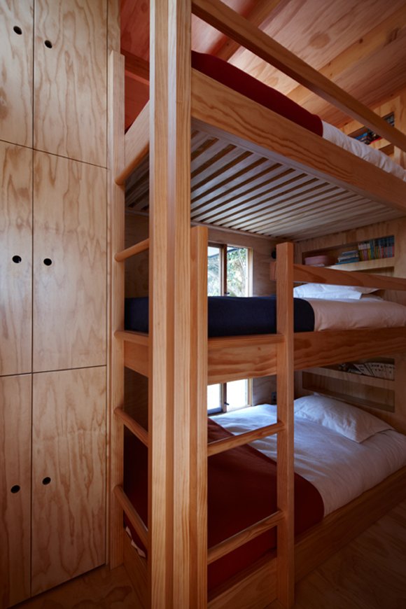 Bunk Bed Room for Kids in Tiny Modern Beach Home