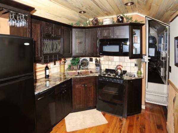 caboose-tiny-house-vacations-in-essex-montana-009