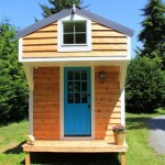 conrads-blue-door-tiny-house-0003