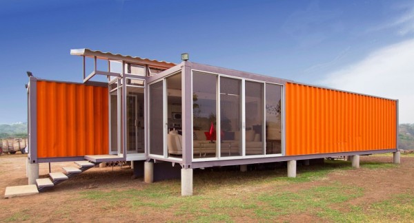 containers-of-hope-tiny-houses-03
