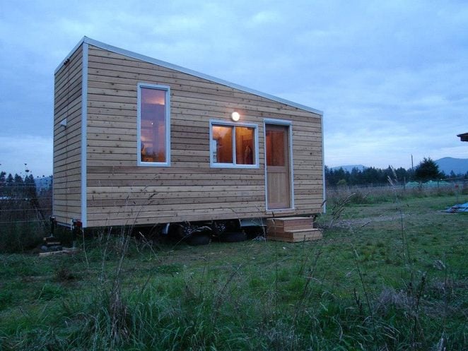 corinnes-chemical-free-tiny-house-001