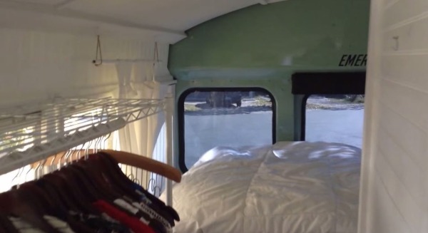 couple-convert-93-ford-school-bus-to-motorhome-cabin-06