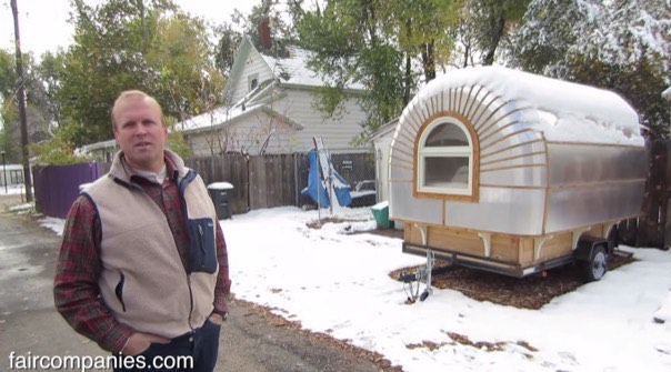 couples-portable-tiny-house-and-micro-office-002