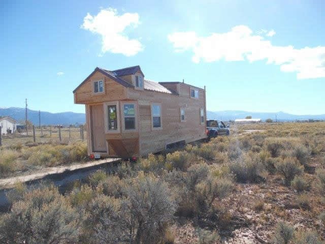 custom-28feet-tiny-house-on-wheels-012