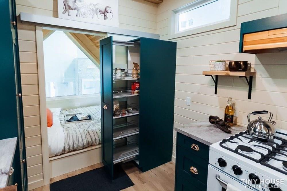 34 Ft. THOW with Downstairs Bedroom and Luxury Bathroom! 6