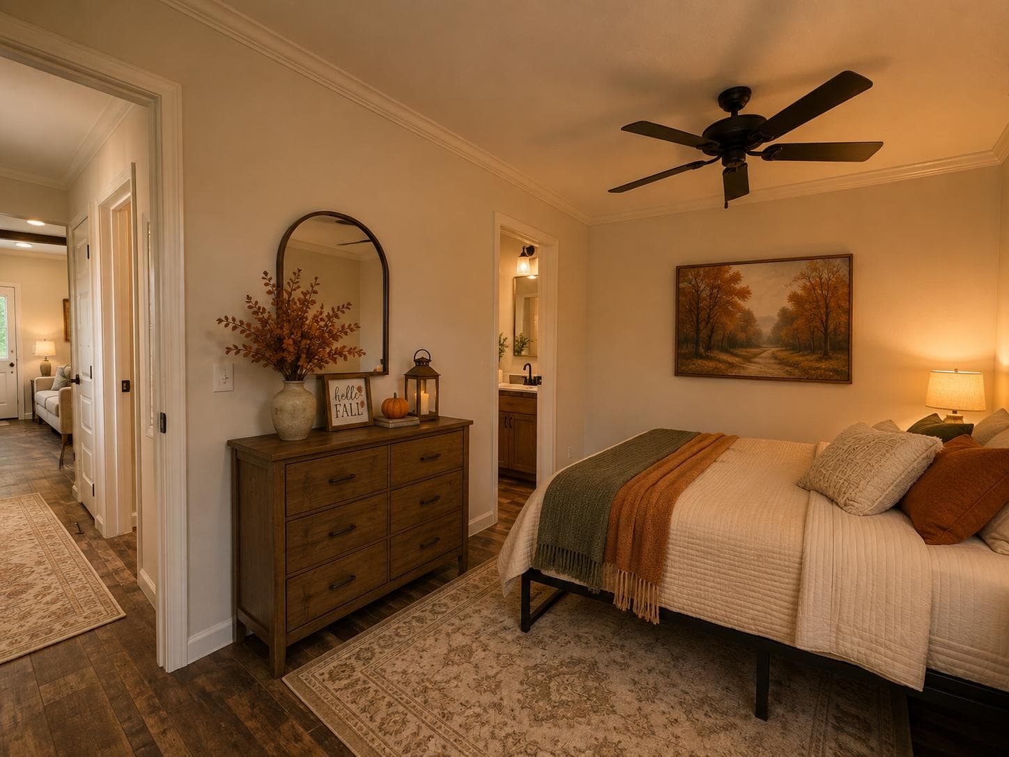 Fawn TH27127 main bedroom with ensuite bath doorway