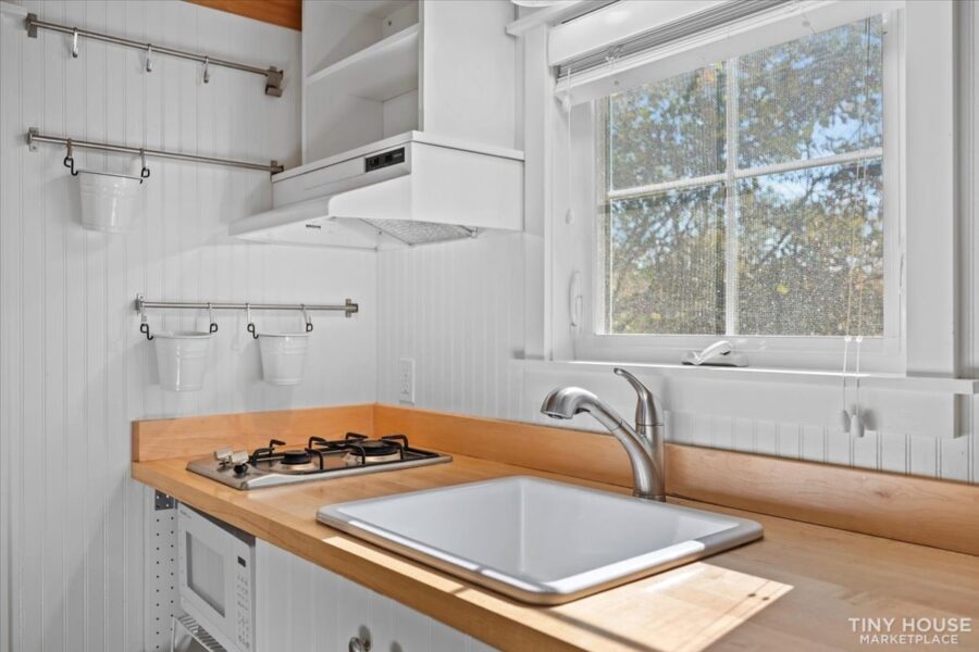Bathroom layout with efficient fixture placement