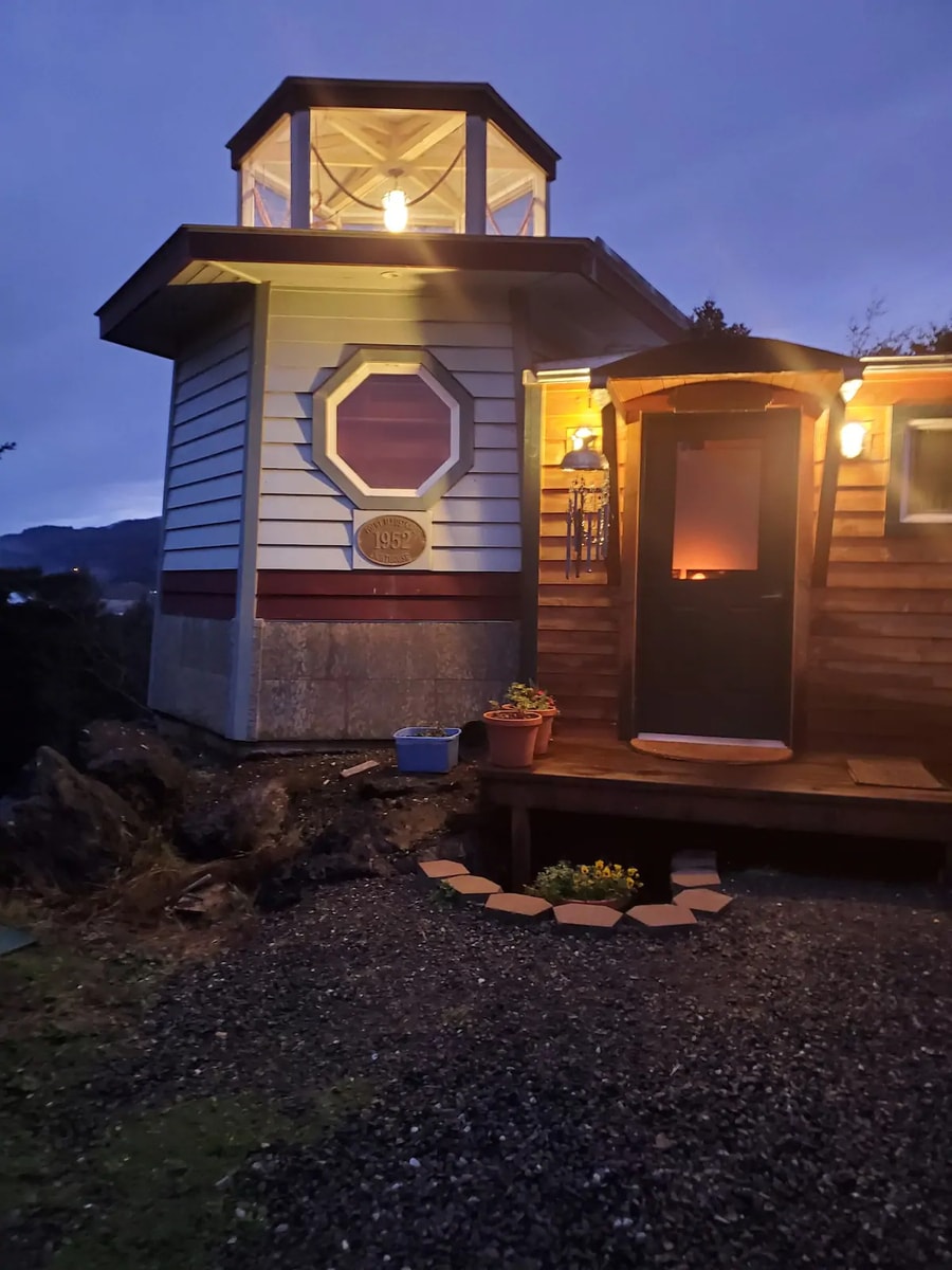 The Lighthouse Cottage, Gold Beach 17