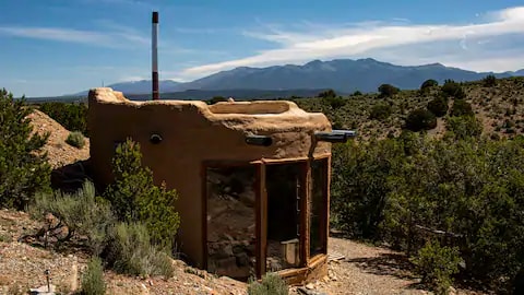 Kiva: Simple Round Earth House in New Mexico