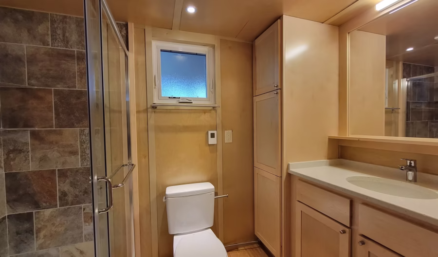 eONE XL Wide Tall with King Bedroom 004