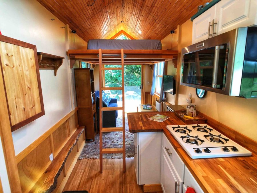 Vermont Tiny House Vacation with Green Mountain Views 11