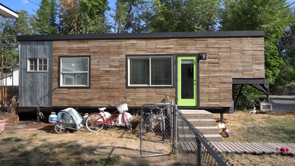 family-of-5-living-in-tiny-house-on-wheels-015