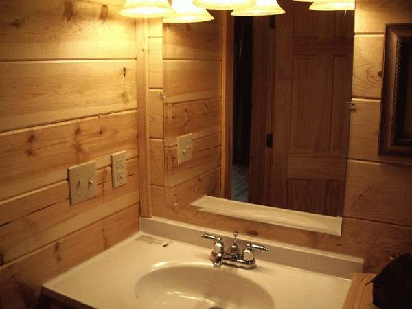 Gastineau Oak Log Cabin Bathroom