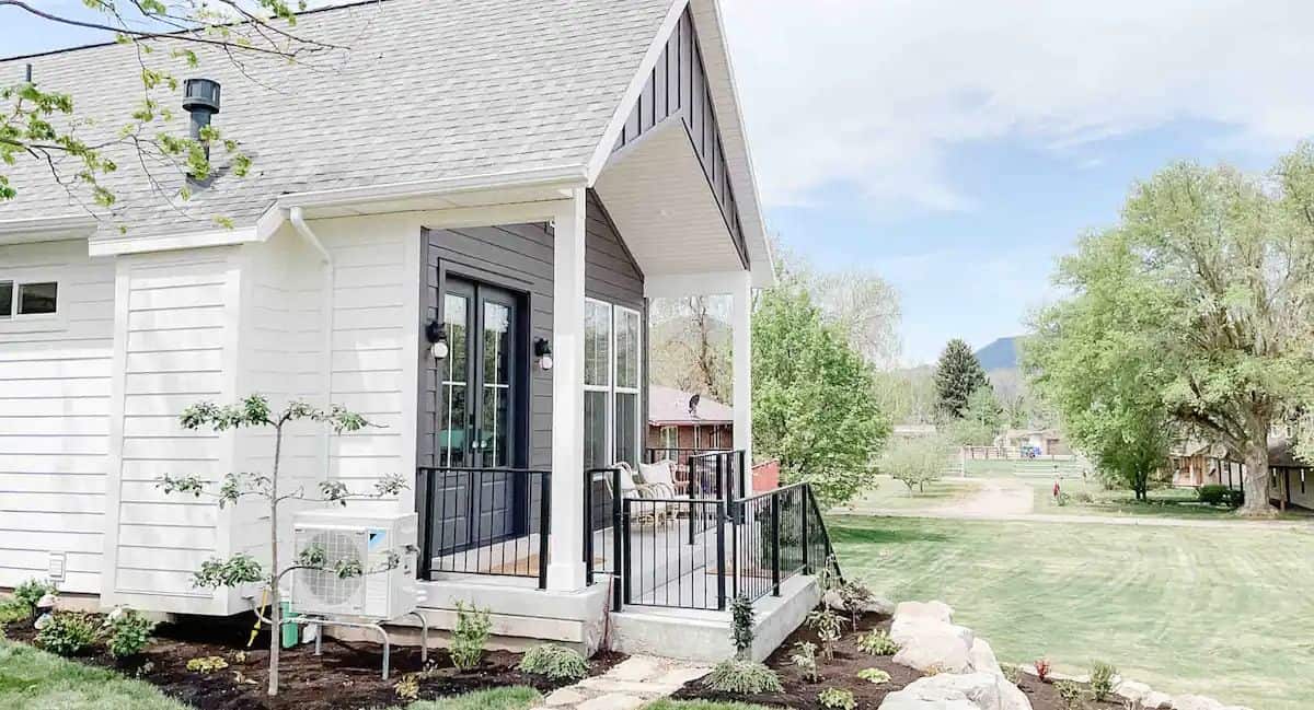Tiny House with Cozy Gas Fireplace