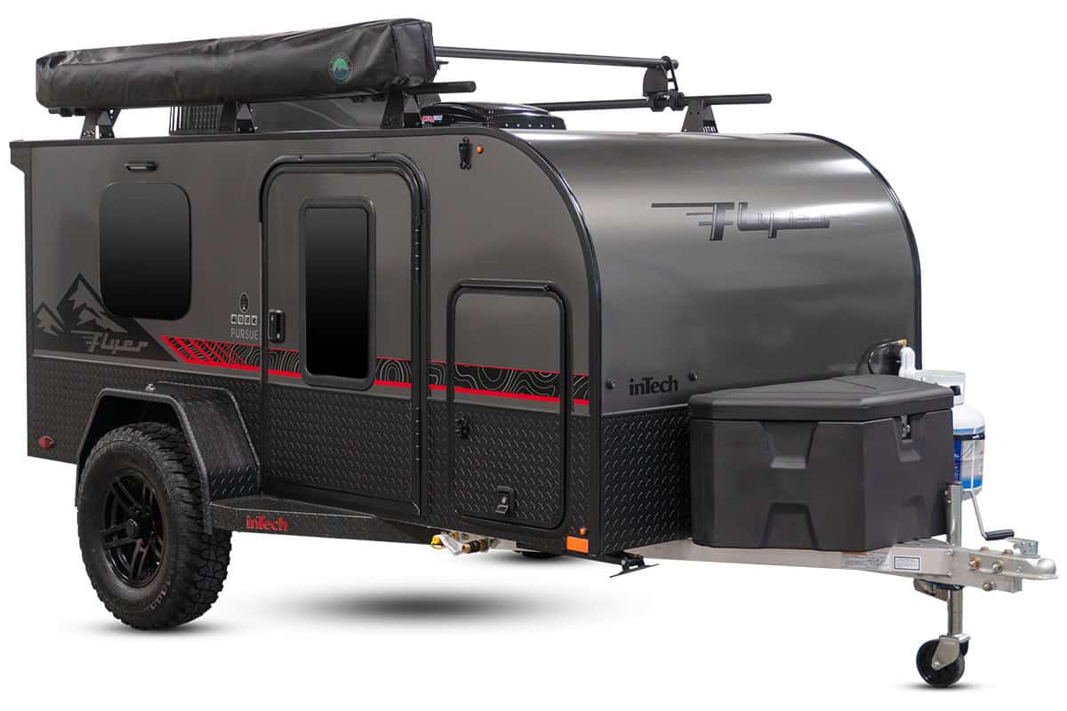 inTech Flyer Pursue front-quarter curbside product cutout