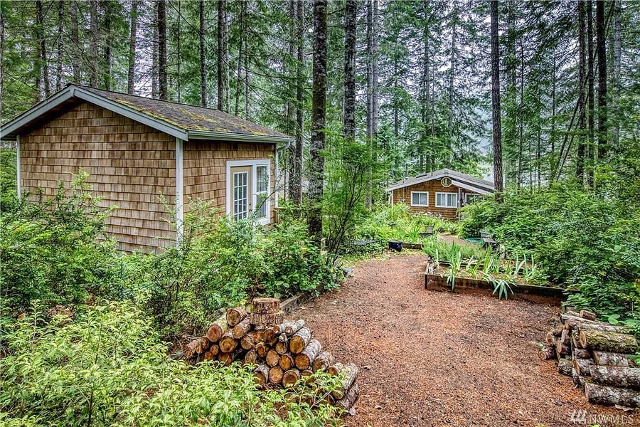480 Sq. Ft. Washington Lakeside Cabin For Sale 021