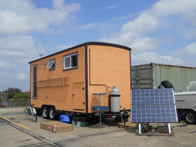 jane-dwinell-6-months-tiny-house-living-01