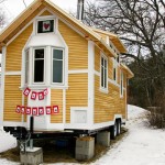 just-married-tiny-house-01