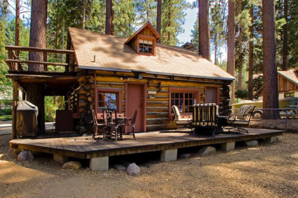 lake-tahoe-log-cabin-smallhousebliss-001