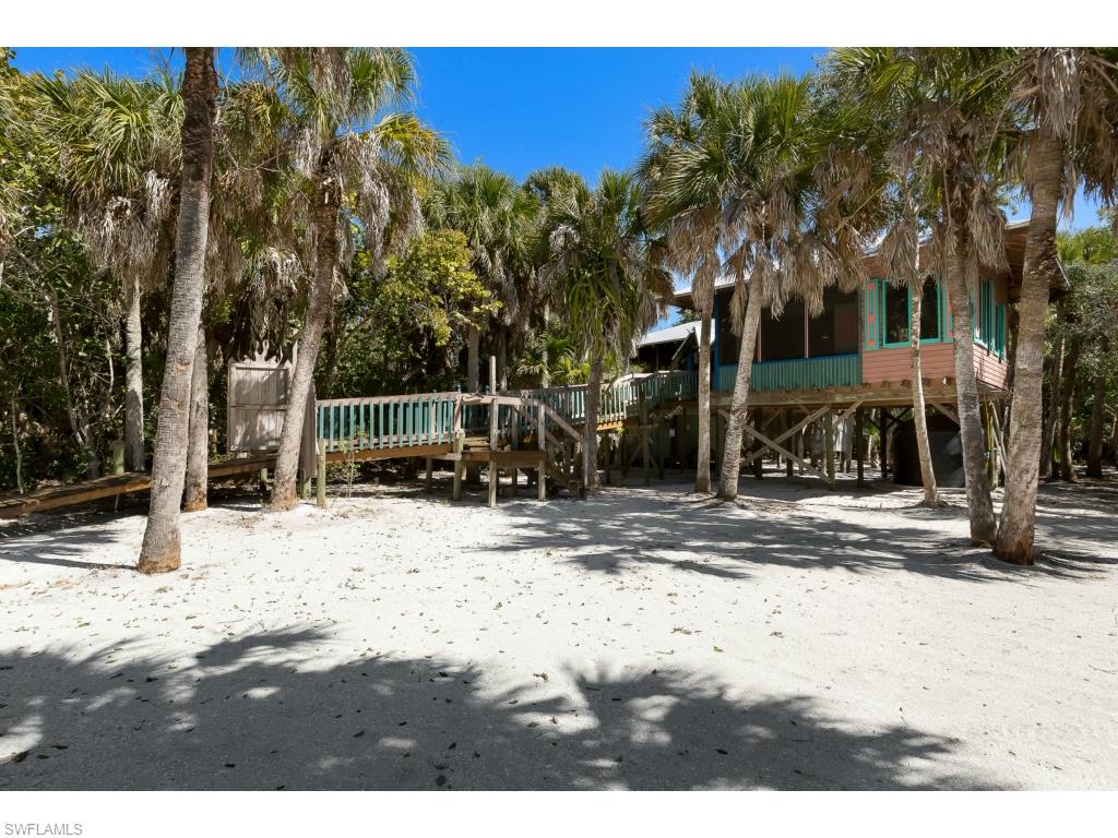 Photo inspiration: Off Grid Beach Apartments In Beachside Resorts Reference: 938 Sq Ft Off Grid Beach Cottage