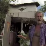 man-builds-diy-floating-island-made-of-trash-003