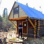 man-builds-tiny-log-cabin-for-500-bucks-016