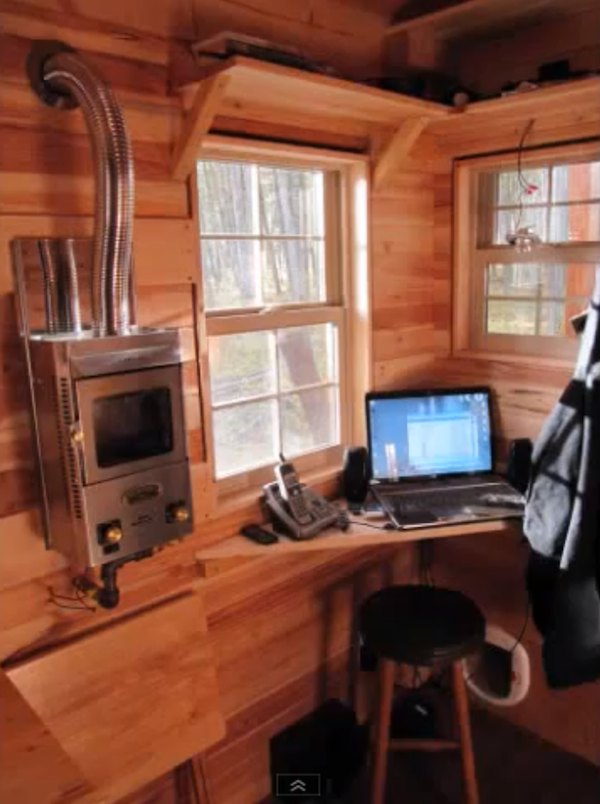 Computer Workstation in a Tiny House
