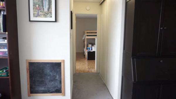 minimalist-family-of-5-living-600-sqft-apartment-008
