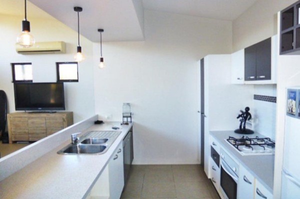 modern-simple-small-house-for-sale-in-victoria-australia-006