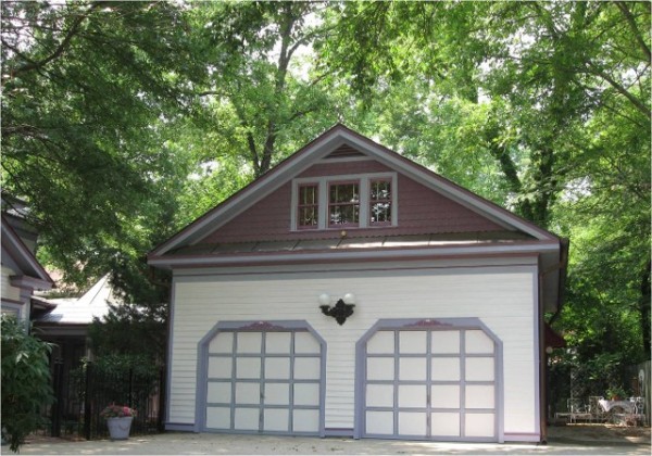 natashas-suite-historic-garage-to-little-house-carriage-home-conversion-0003